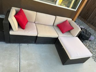 5 piece Outdoor wicker patio conversation set