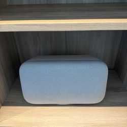 Goggle Home Max speaker