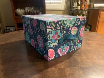 Decor storage box