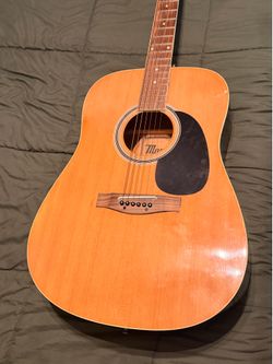 Acoustic gibson guitar