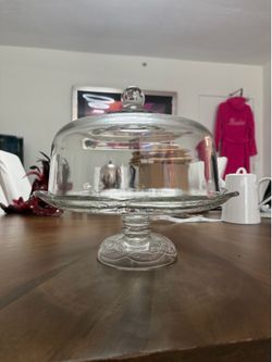 Glass cake stand with dome cover