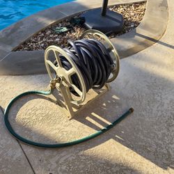 Metal Wall Mount Hose Reel 100 ft With Hose and Connector Hose