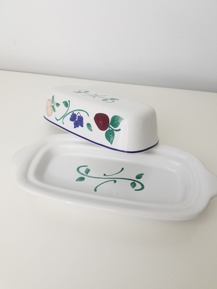 A Princess House Exclusive Orchard Medley Covered Butter Dish EUC Ceramic