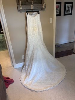 Ivory wedding gown