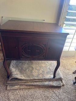 antique 1920s Brunswick Floor standing wood console record player Phonograph