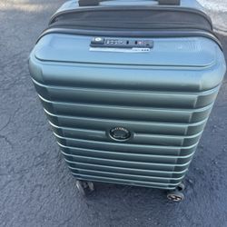 Delsey Paris Helium Aero Carry-On Spinner TSA Lock Green