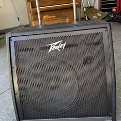 Peavey KB4. In Mint Condition. Bought in March 2025, Minimally Used. 
