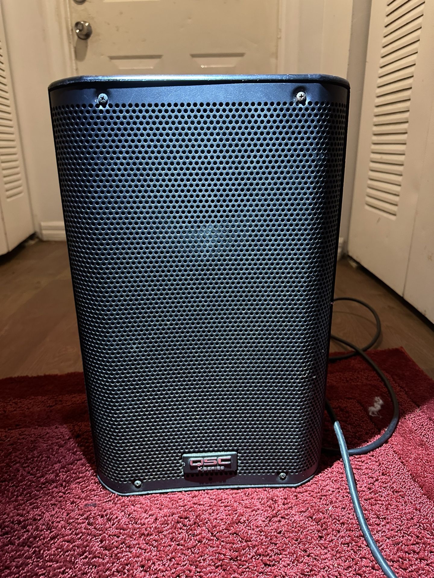 QSC K8 Powered Loudspeaker 1000Watts use firm on price