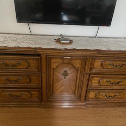 Thomasville Queen Bedroom Set