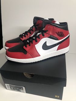 Nike air Jordan 1 Chicago mid black toe size 12