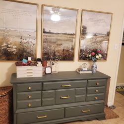 Dresser 