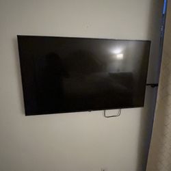 42 Inch TV. Like New 