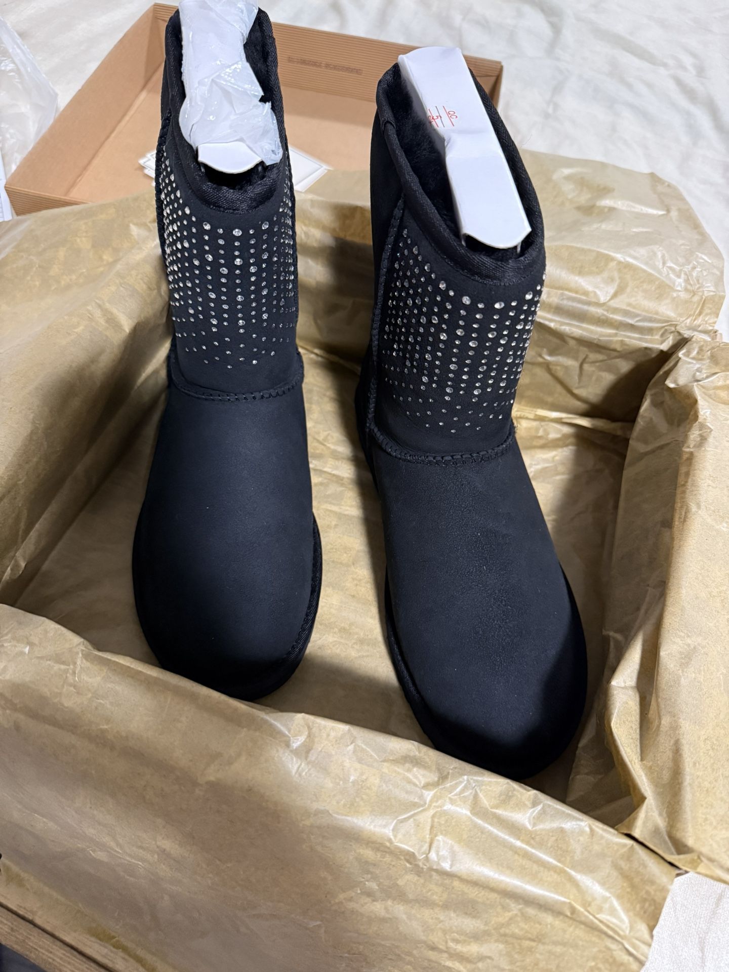 Ugg Classic Short boots with Crystal (Size 8)