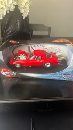 HOT WHEELS CORVETTE 1:18