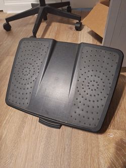 Under Desk Footrest – Ergonomic