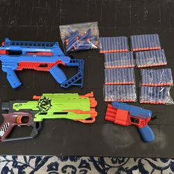 3 Nerf guns and foam bullets