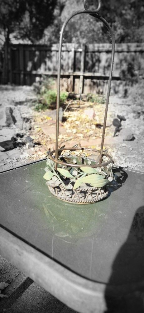Partylite Garden Lites Pillar Candle Holder , Beaded Leaf Candle Holder , Metal Pillar Candle Holder
