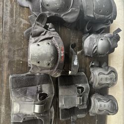 2 Sets Of Protective Gear (Skateboard)