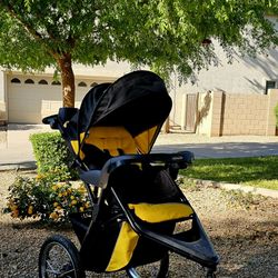 Trax jogger sale travel system