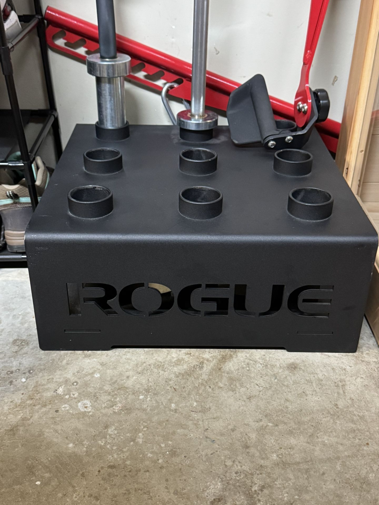 Rogue 9 Bar Holder