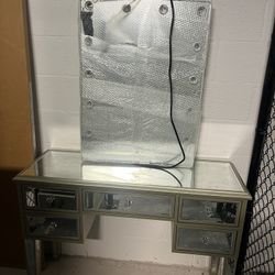 Vanity Mirror Table For Sell $150 