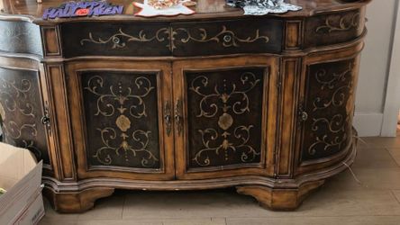 Cadenza side boy or buffet storage unit traditional