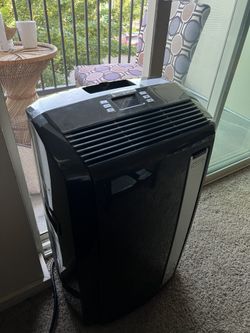 De'Longhi portable air conditioner (AC)
