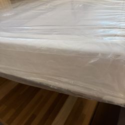 Queen size bed box 