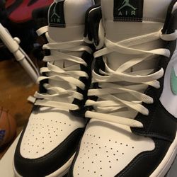 Nike Air Jordan Mid 1 Green Glow / Black White Green 