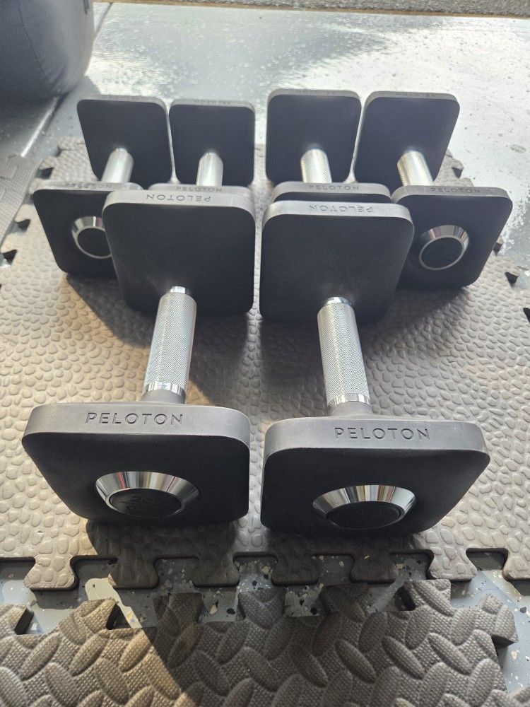 Peloton Dumbbells Set 20 Pounds Dumbbells Set 15 Pounds Dumbbells Set 10 Pounds Dumbbells Set Weight Weightlift Excercise Workout Curl 