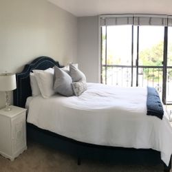 Macys Queen Sized Temperpedic Like Soft Mattress 