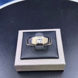 14k 8.7g 0.30ctw Men’s Solitaire Ring