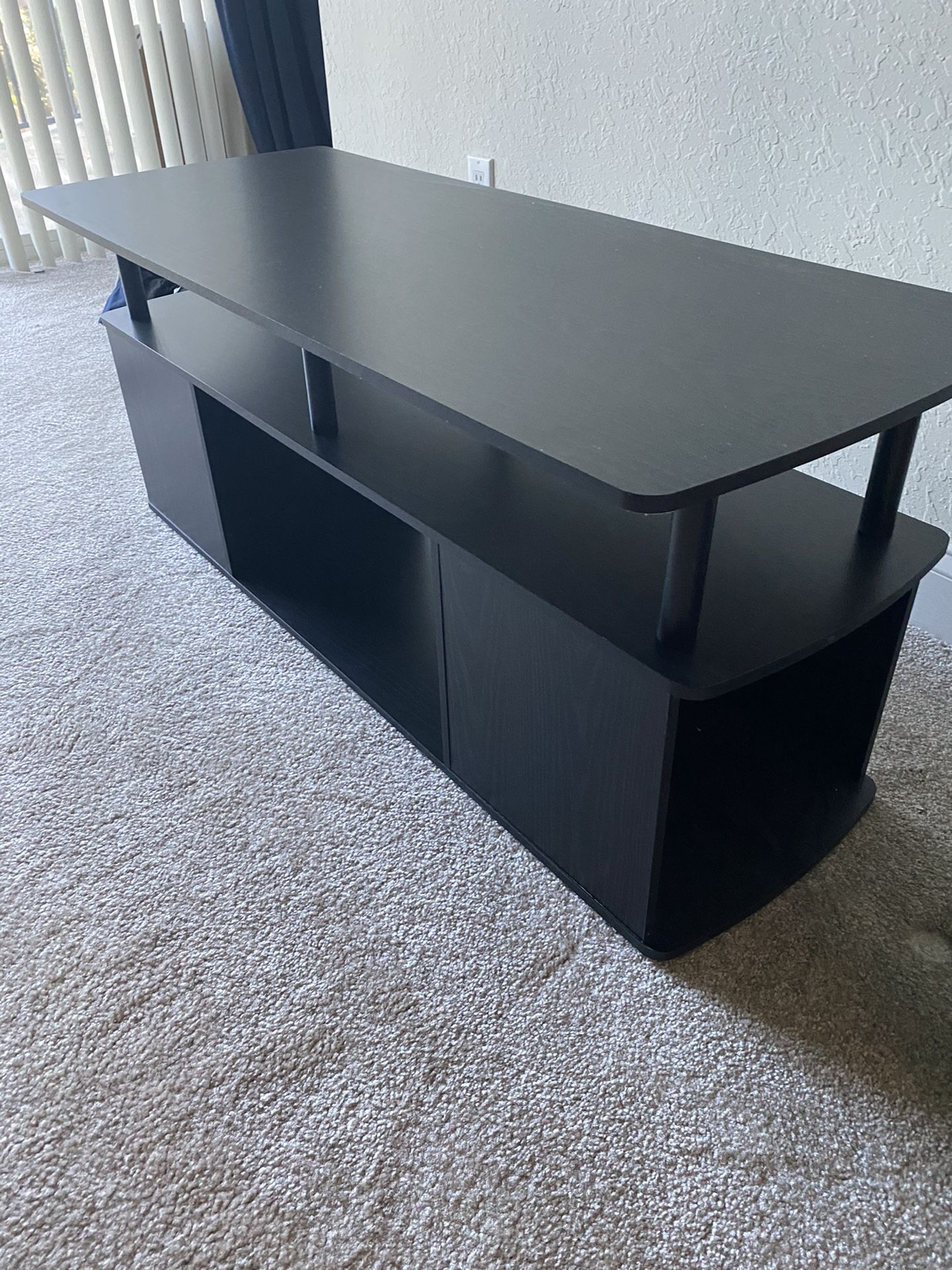 TV stand / entertainment system table