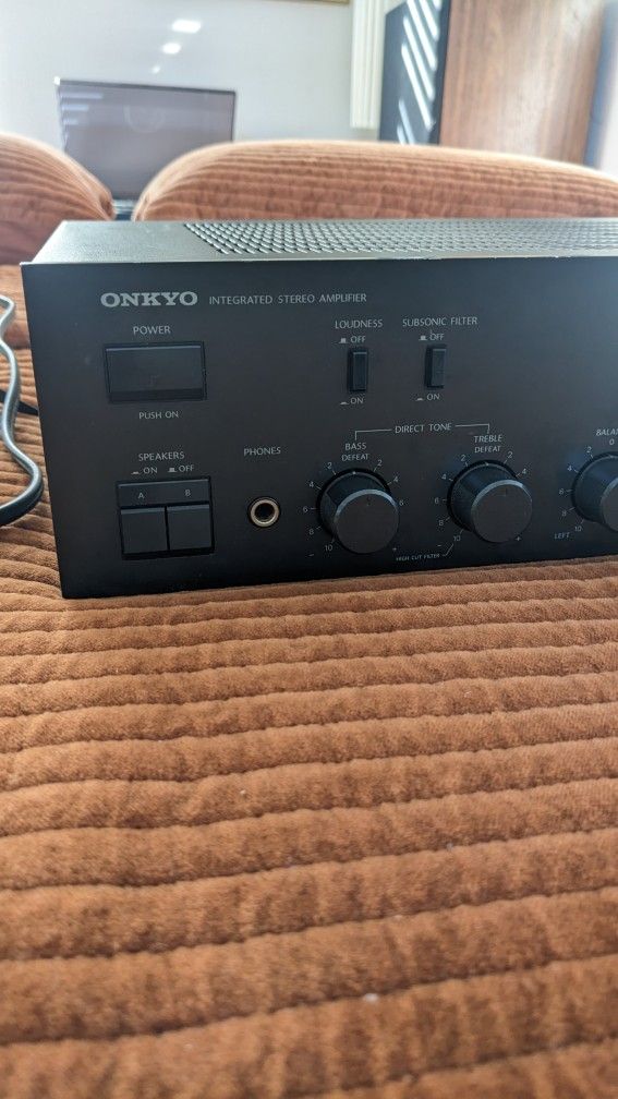 Onkyo Intergrated Stereo Amplifier Model A-8037
