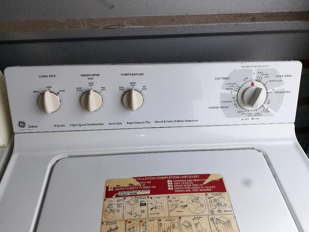 GE Whirlpool heavy duty Super Capacity Plus washer and dryer/ Lavadora