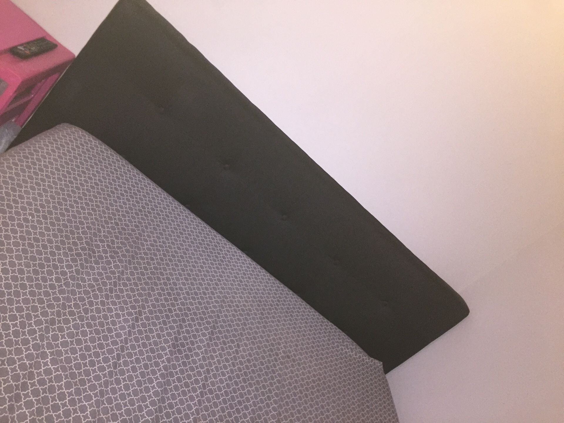 Upholstered Platform Bed (BLACK)
