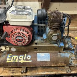 Engine powered air compressor