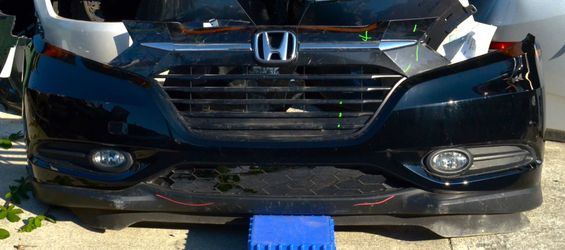 USED REF#B935 || 2016-2017 HONDA HR-V || FRONT BUMPER ASSEMBLY