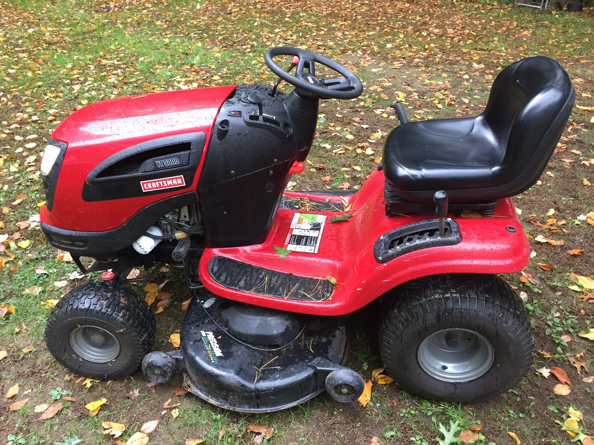 2011 craftsman yt3000 lawn rider riding mower tractor for Sale in