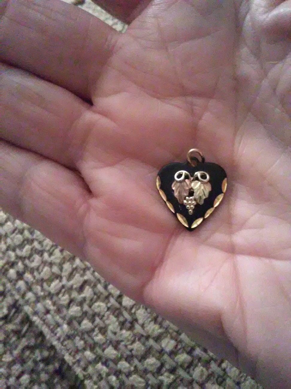 BLACK HILLS GOLD HEART PENDANT