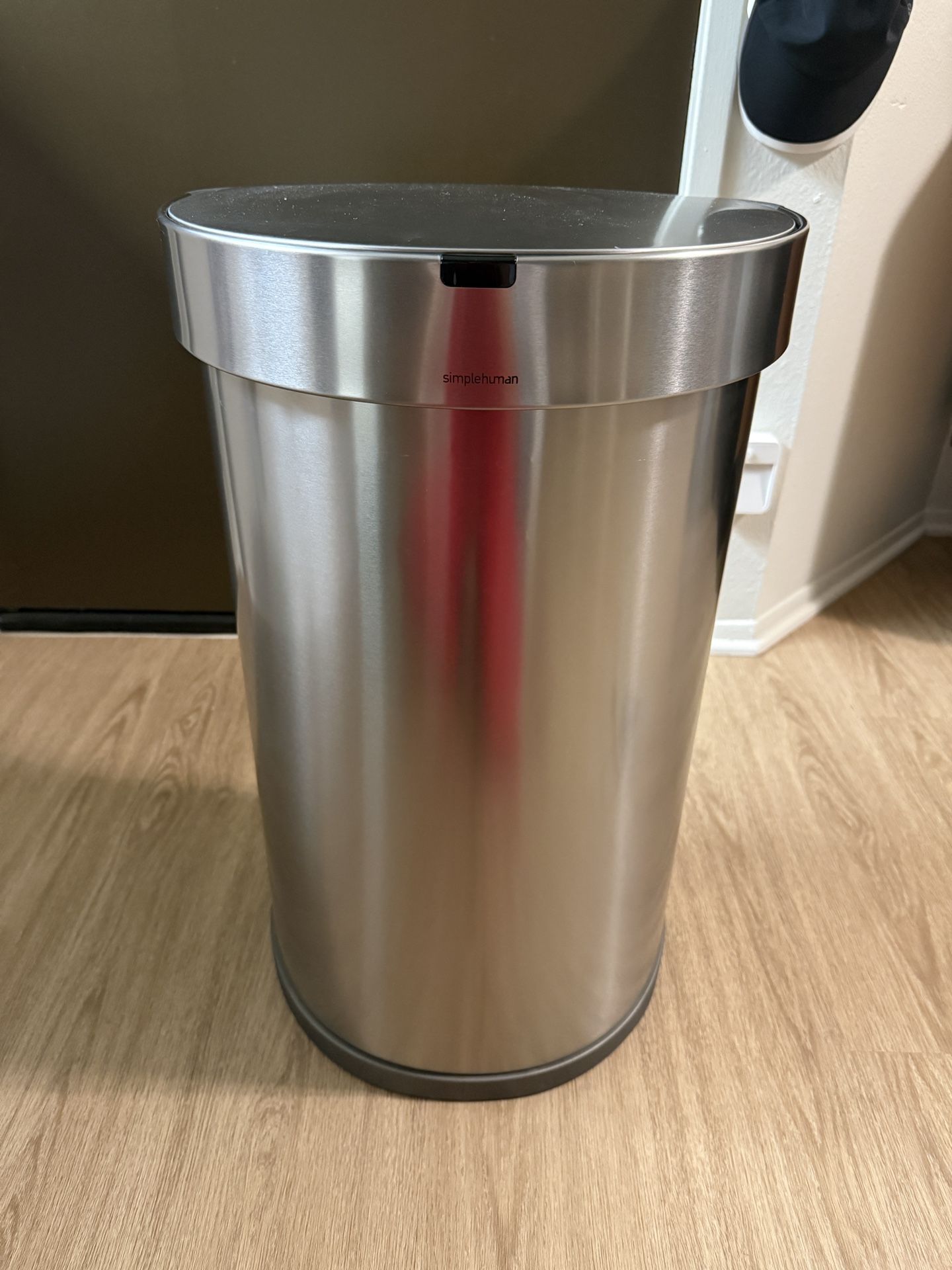 Simple human 45L sensor trashcan 