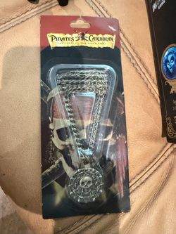 Disney Parks Pirates of Caribbean Medallion New With Tag