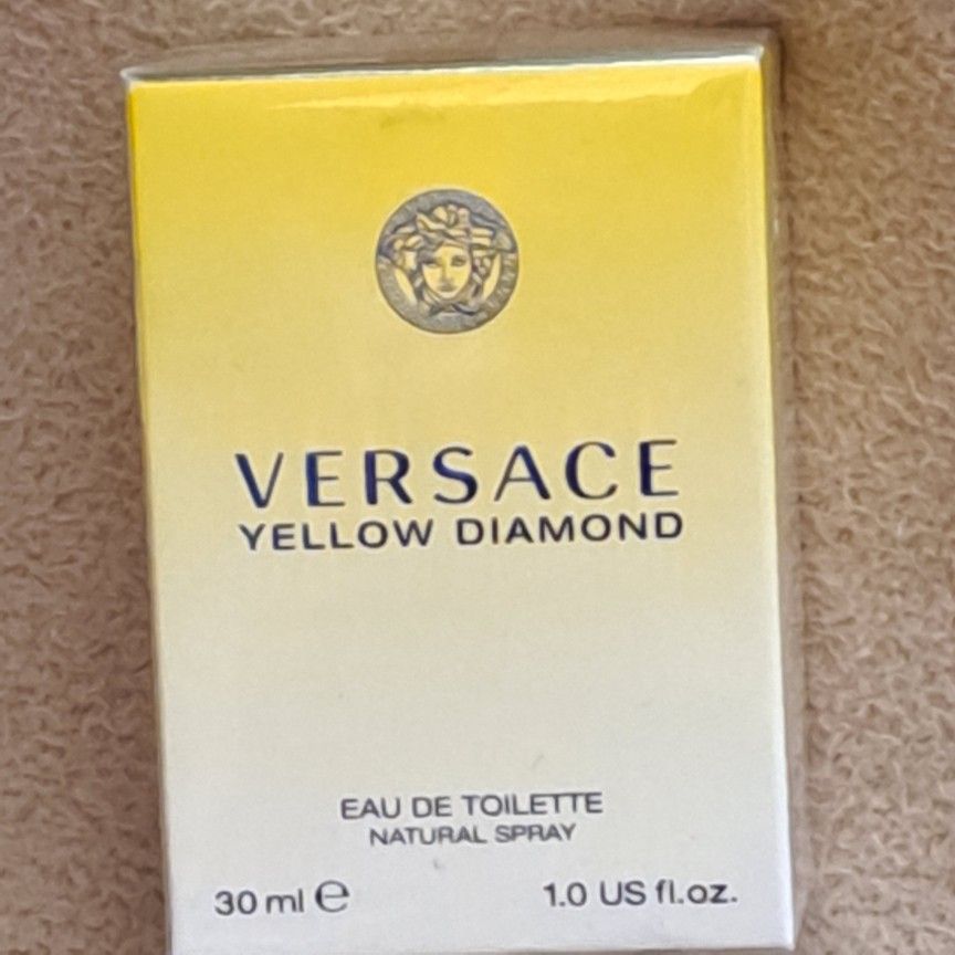 NEW & SEALED VERSACE WOMAN'S 1 oz. PERFUME SPRAY 27$