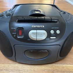 Aiwa CSD-EX110 Portable Stereo CD / Cassette Tape / AM-FM Radio (1996) Battery Powered Tested