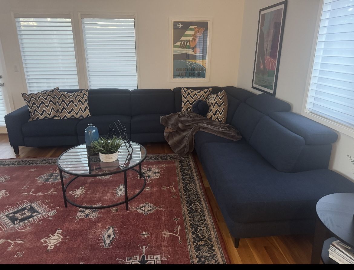 Beautiful Super Big Sofa With Recliner