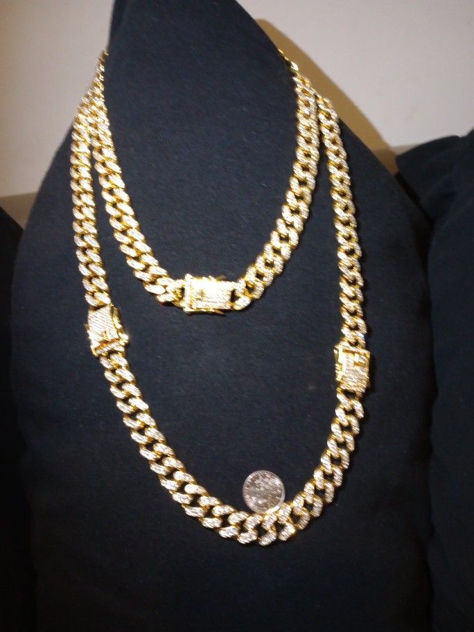 🔥 Royalty 26" & 18" Chains🔥Imported✈️ Real Diamonds, but they’ve been produced in the Lab🔥Same VVS Clarity, Colorful Shine🔥 they look identical to