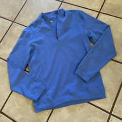 Woman’s Disney Logo Embroidered Zip Neck Sweatshirt Size S Like New