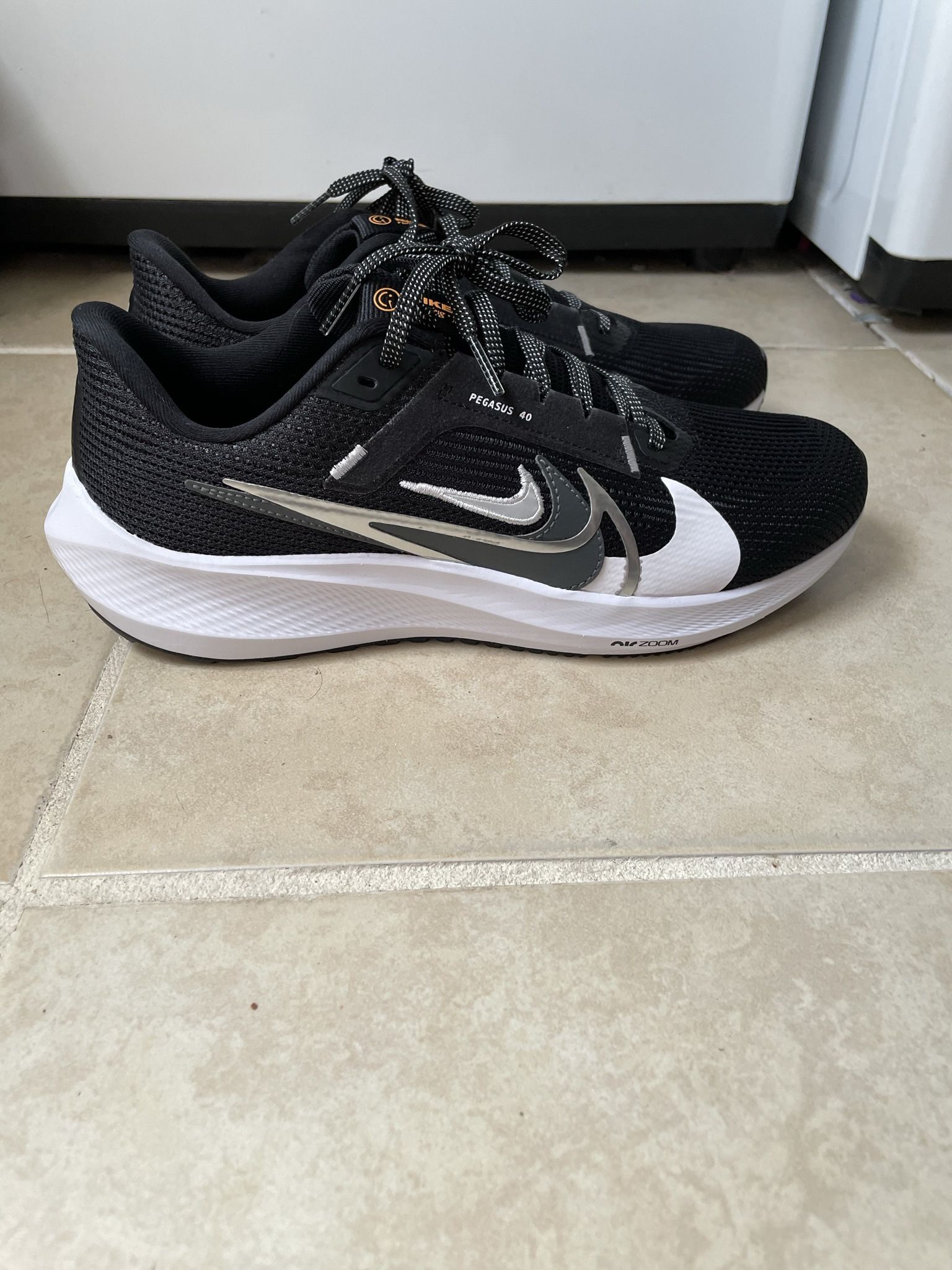 Nike Size 9.5