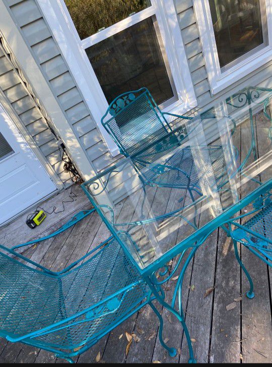 5 Pc Patio/Lawn Set Glasstop