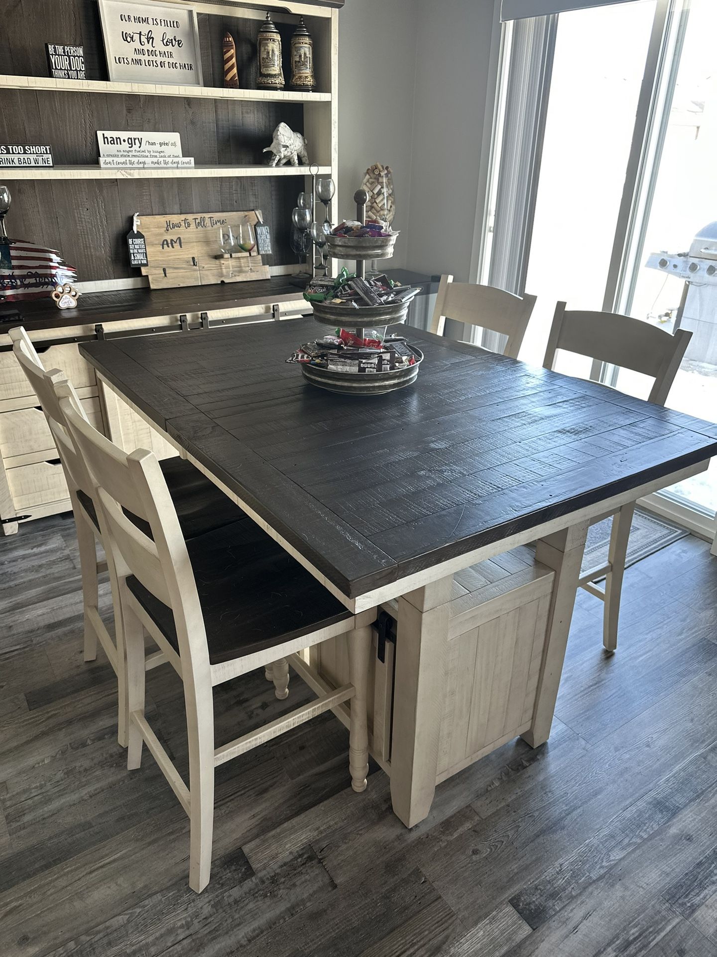 Dining Table And Chairs With Hutch